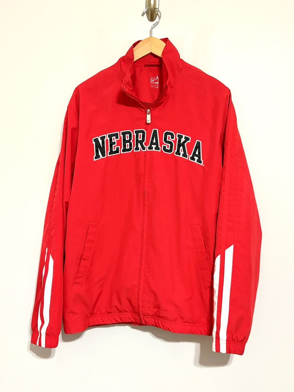 NIKE Team Nebraska Red Jacket Stripe Sleeves Zip Front Men’s Large
